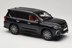 Lexus LX570 J200 Sort LCD 1:18 LCD18010-BL Metal — billede 6 af 8