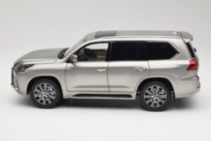 Lexus LX570 Sonic Titanium Kyosho 1:18 08955T Metal — billede 4 af 8