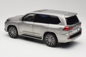 Lexus LX570 Sonic Titanium Kyosho 1:18 08955T Metal — billede 7 af 8