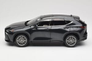 Lexus NX450h+ AZ20 Sort Kyosho 1:18 08968GBK Resin — billede 4 af 8