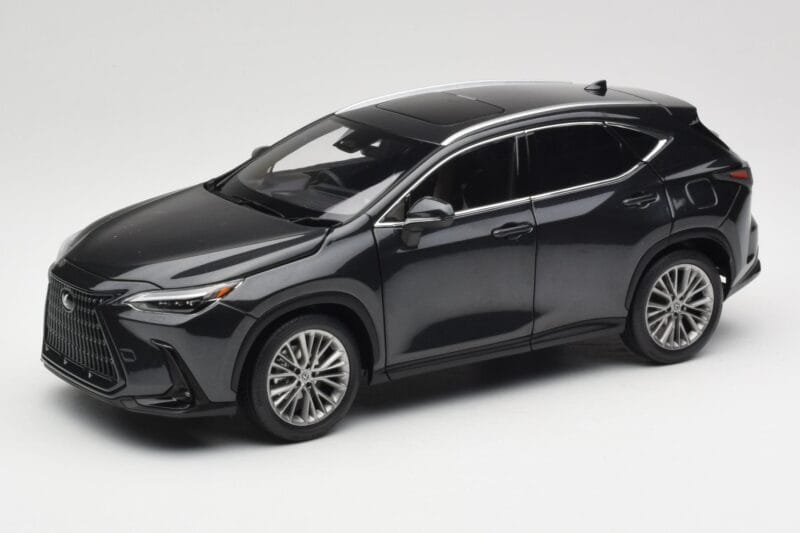 Lexus NX450h+ AZ20 Sort Kyosho 1:18 08968GBK Resin