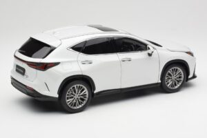 Lexus NX450h+ AZ20 Hvid Kyosho 1:18 08968Q Resin — billede 3 af 8