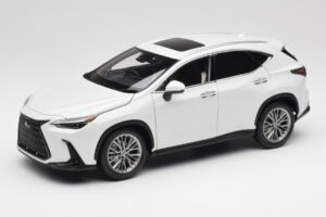 Lexus NX450h+ AZ20 Hvid Kyosho 1:18 08968Q Resin