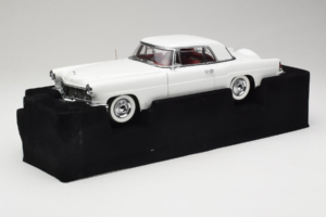 Lincoln Continental Mark II Hvid Road Signature 1:18 20078-P1 Metal