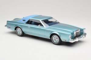 Lincoln Continental Mark V Blue Metallic MCG 1:18 MCG18369 Metal — billede 4 af 6