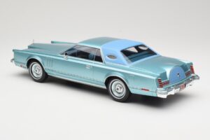 Lincoln Continental Mark V Blue Metallic MCG 1:18 MCG18369 Metal — billede 5 af 6