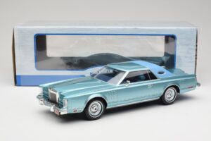 Lincoln Continental Mark V Blue Metallic MCG 1:18 MCG18369 Metal — billede 6 af 6