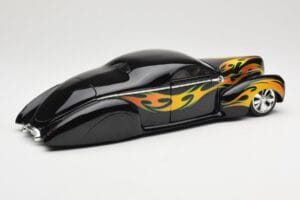 Lincoln Zephyr Scrape Custom Sort med Flammer Hot Wheels 1:18 57319 Metal — billede 3 af 8