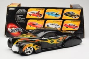 Lincoln Zephyr Scrape Custom Sort med Flammer Hot Wheels 1:18 57319 Metal — billede 8 af 8