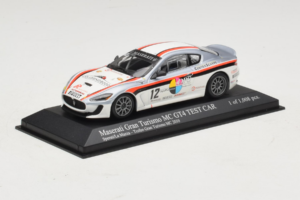 Maserati GranTurismo MC GT4 #12 Sperati / La Mazza Maserati MC 2010 Minichamps 1:43 400101212 Metal — billede 2 af 5