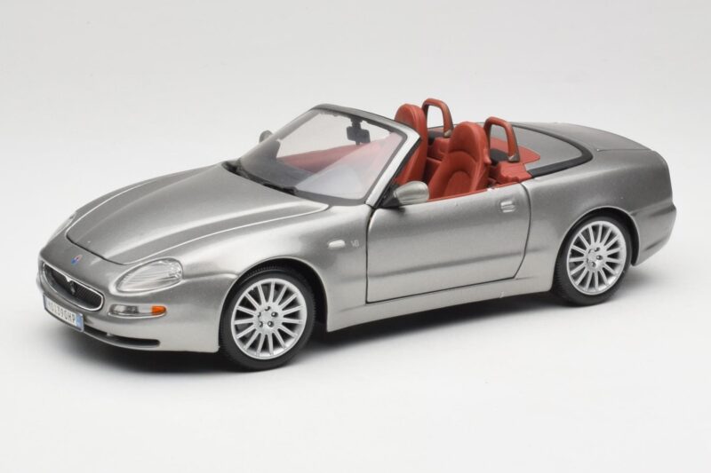 Maserati 4200 GT Spyder Grå Bburago 1:18 18-12019 Metal