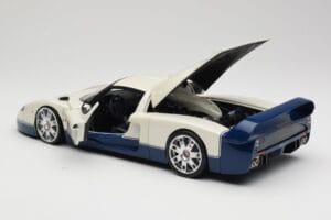 Maserati MC12 Hvid Blå Hot Wheels 1:18 G7158 Metal — billede 5 af 8