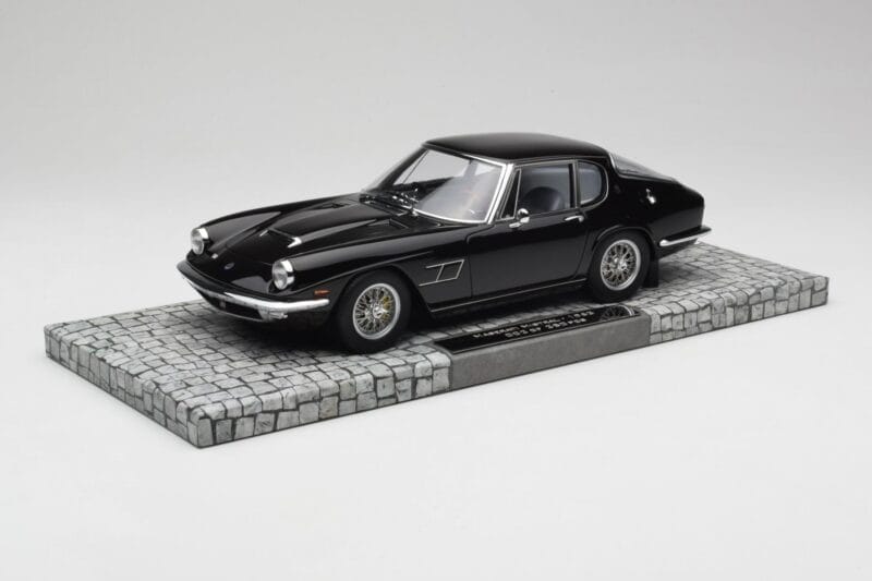 Maserati Mistral Sort Minichamps 1:18 107123421 Resin