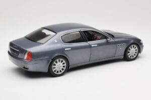 Maserati Quattroporte Blue Metallic Hot Wheels 1:18 B7003 Metal — billede 3 af 8