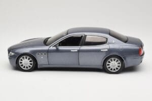 Maserati Quattroporte Blue Metallic Hot Wheels 1:18 B7003 Metal — billede 4 af 8