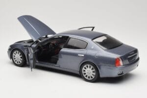 Maserati Quattroporte Blue Metallic Hot Wheels 1:18 B7003 Metal — billede 5 af 8