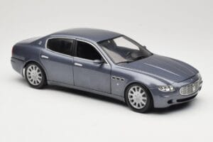Maserati Quattroporte Blue Metallic Hot Wheels 1:18 B7003 Metal — billede 6 af 8