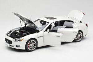 Maserati Quattroporte VI GTS Alpine Hvid AUTOart 1:18 75808 Metal — billede 2 af 8