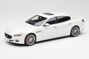 Maserati Quattroporte VI GTS Alpine Hvid AUTOart 1:18 75808 Metal