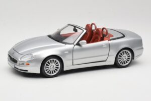Maserati Spyder Sølv Maisto 1:18 31667 Metal
