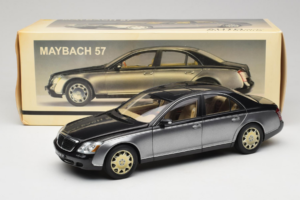 Maybach 57 SWB Caspian Black Himalayas Grey AUTOart 1:18 76151 Metal — billede 9 af 9