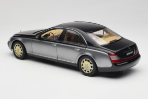Maybach 57 SWB Caspian Black Himalayas Grey AUTOart 1:18 76151 Metal — billede 7 af 9