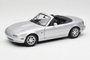 Mazda MX-5 Miata NA Highlight Sølv Gate 1:18 1015 Metal