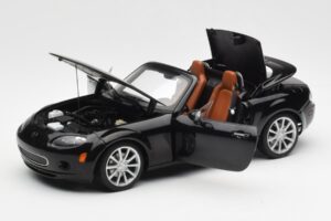 Mazda MX-5 NC Roadster Retractable Hardtop US Spec Sort AUTOart 1:18 75971 Metal — billede 3 af 10