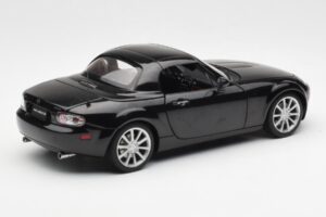 Mazda MX-5 NC Roadster Retractable Hardtop US Spec Sort AUTOart 1:18 75971 Metal — billede 5 af 10