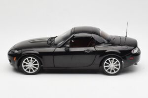 Mazda MX-5 NC Roadster Retractable Hardtop US Spec Sort AUTOart 1:18 75971 Metal — billede 6 af 10