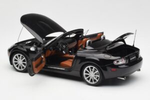 Mazda MX-5 NC Roadster Retractable Hardtop US Spec Sort AUTOart 1:18 75971 Metal — billede 7 af 10