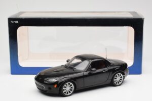 Mazda MX-5 NC Roadster Retractable Hardtop US Spec Sort AUTOart 1:18 75971 Metal — billede 10 af 10
