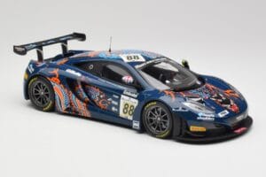 McLaren 12C GT3 #88 Von Ryan Racing A. Barff / T. Goodwin / B. Senna Spa 24 Hours 2013 Minichamps 1:18 151131388 Metal — billede 4 af 6
