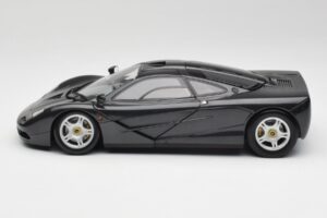 McLaren F1 Carbon Sort Metallic Minichamps 1:18 530133420 Metal — billede 4 af 8