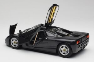 McLaren F1 Carbon Sort Metallic Minichamps 1:18 530133420 Metal — billede 5 af 8
