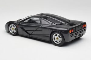McLaren F1 Carbon Sort Metallic Minichamps 1:18 530133420 Metal — billede 7 af 8