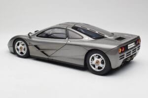 McLaren F1 Dark Silver Minichamps 1:12 530133124 Metal — billede 7 af 8