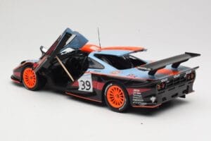 McLaren F1 GTR #39 Gulf R. Bellm / A. Gilbert / M. Sekiya 24 Hours of Le Mans 1997 UT Models 1:18 39725 Metal — billede 5 af 8