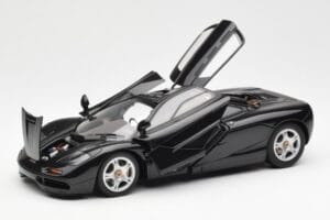 McLaren F1 Road Car Sort AUTOart 1:18 76002 Metal — billede 2 af 8