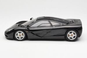 McLaren F1 Road Car Sort AUTOart 1:18 76002 Metal — billede 4 af 8