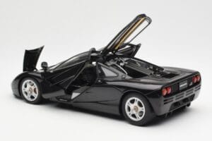 McLaren F1 Road Car Sort AUTOart 1:18 76002 Metal — billede 5 af 8