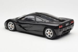 McLaren F1 Road Car Sort AUTOart 1:18 76002 Metal — billede 7 af 8