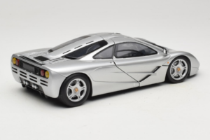 McLaren F1 Sølv UT Models 1:18 530133180-R1 Metal — billede 3 af 8
