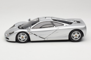 McLaren F1 Sølv UT Models 1:18 530133180 Metal — billede 4 af 8