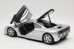 McLaren F1 Sølv UT Models 1:18 530133180 Metal — billede 5 af 8