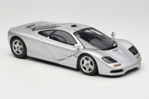 McLaren F1 Sølv UT Models 1:18 530133180 Metal — billede 6 af 8