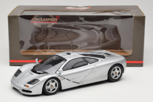 McLaren F1 Sølv UT Models 1:18 530133180 Metal — billede 8 af 8