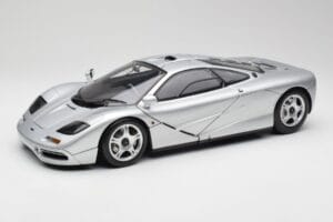McLaren F1 Sølv Minichamps 1:12 530133129 Metal