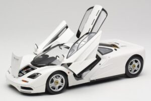 McLaren F1 Hvid Minichamps 1:18 530133424 Metal — billede 2 af 8