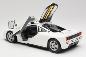 McLaren F1 Hvid Minichamps 1:18 530133424 Metal — billede 5 af 8